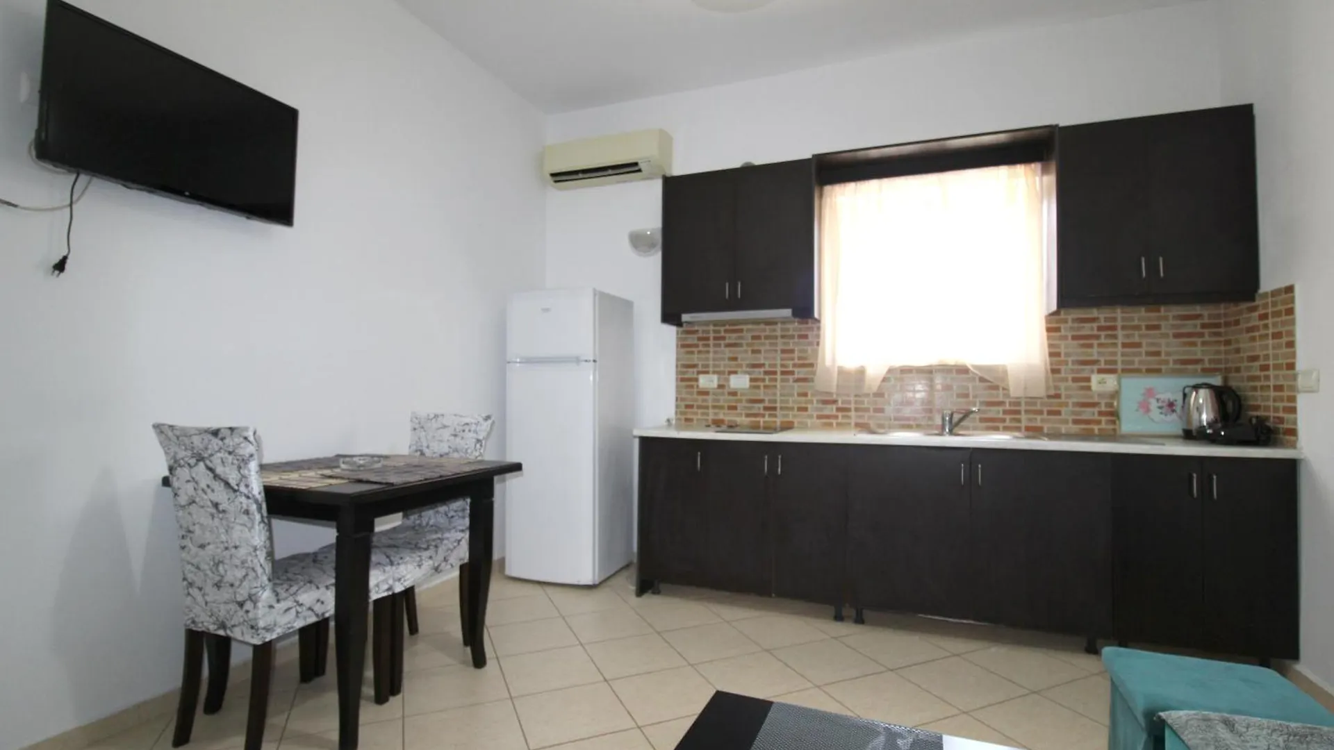 Omnia Apartments Ksamil