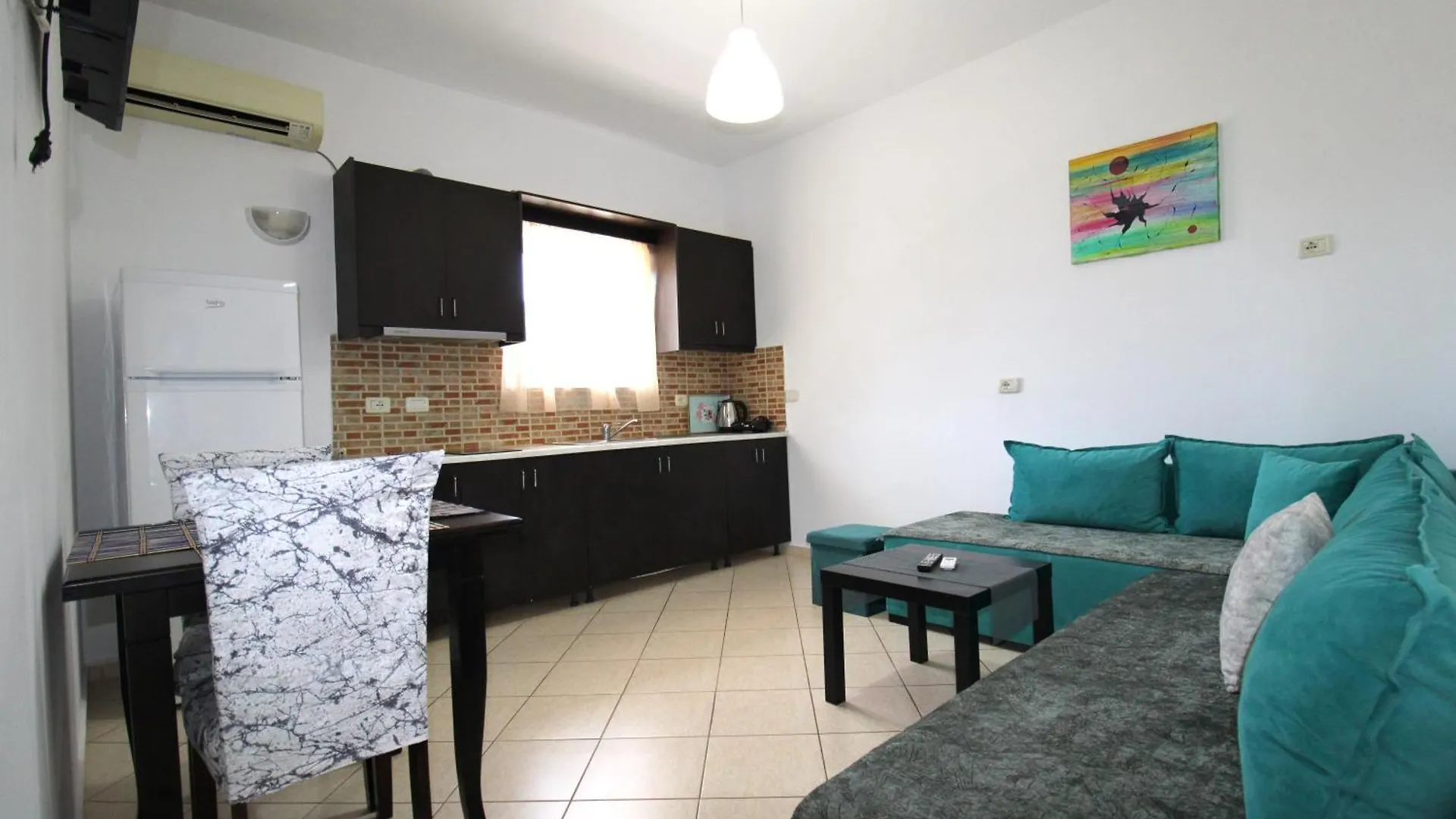 Omnia Apartments Ksamil 0*,