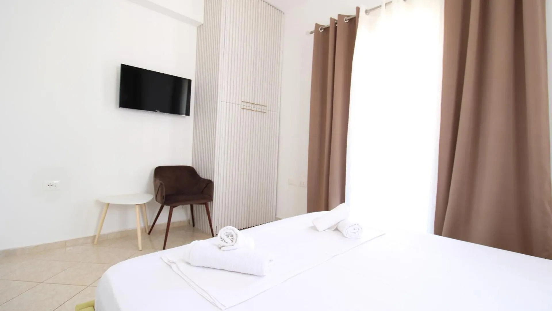 Omnia Apartments Ksamil 0*,  Albánie
