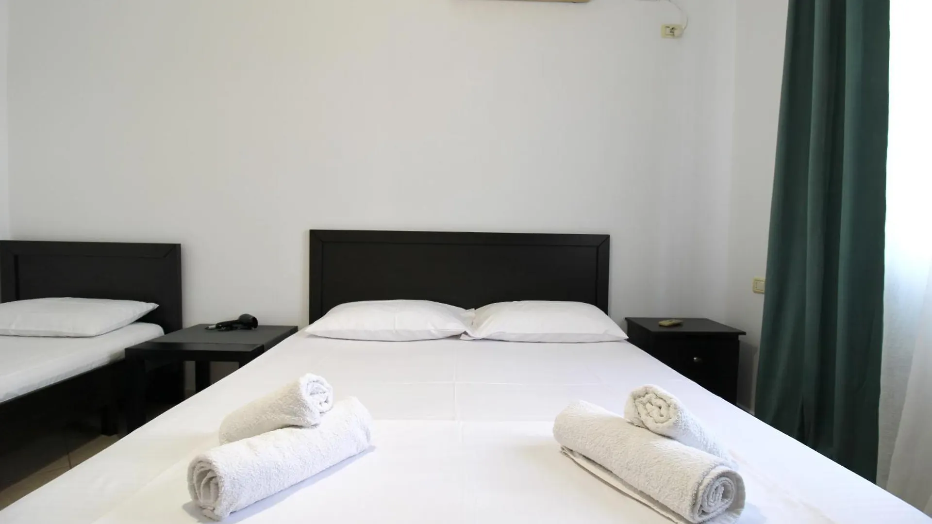 Omnia Apartments Ksamil 0*,  Albánie