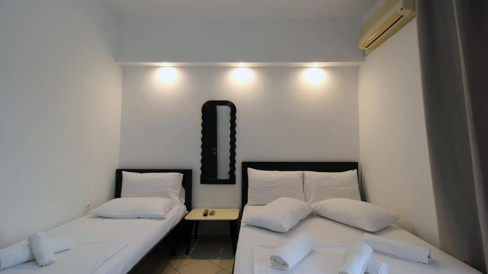 Omnia Apartments Ксамил
