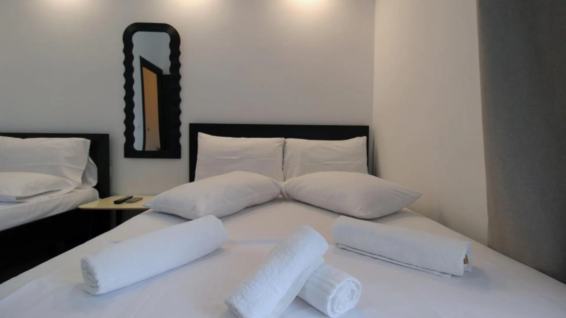 Omnia Apartments Ксамил