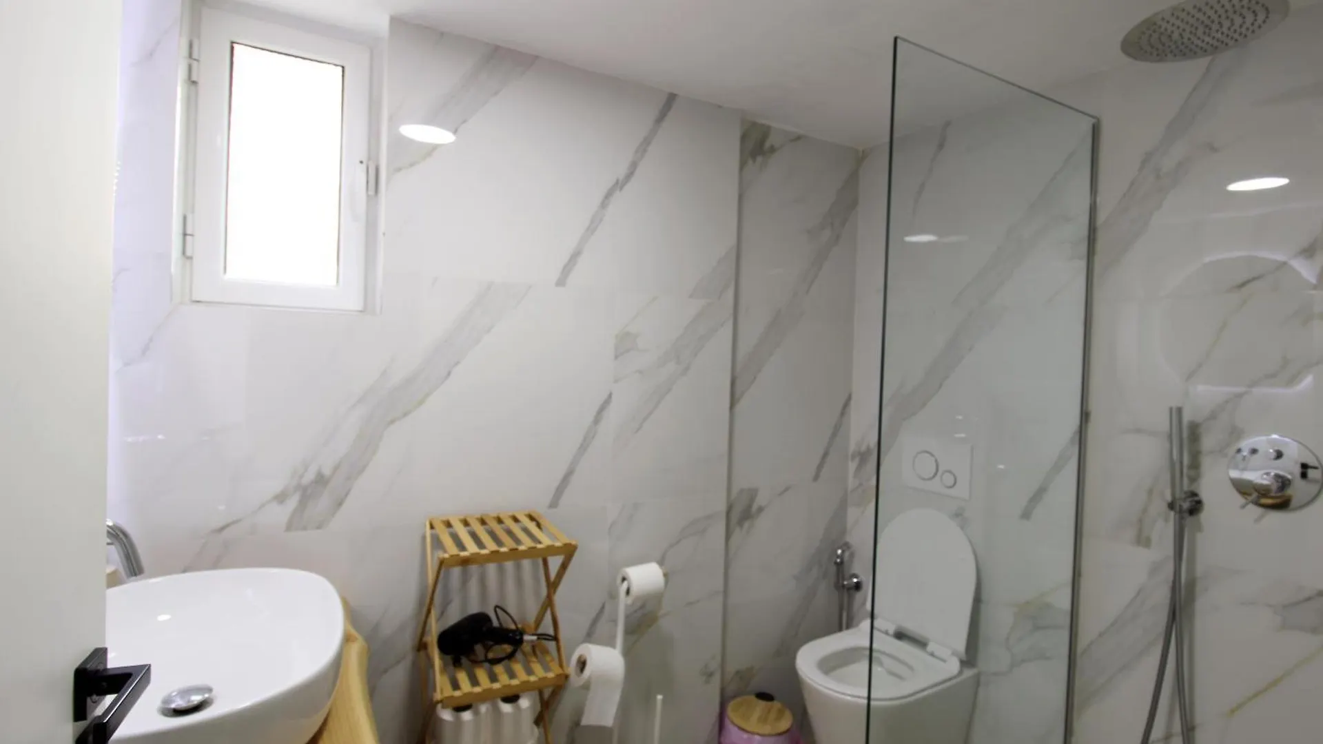 Omnia Apartments Ксамил 0*,  Албания